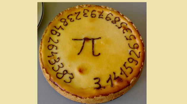 Il pi greco sulla torta per la sua festa, col contorno di numeri